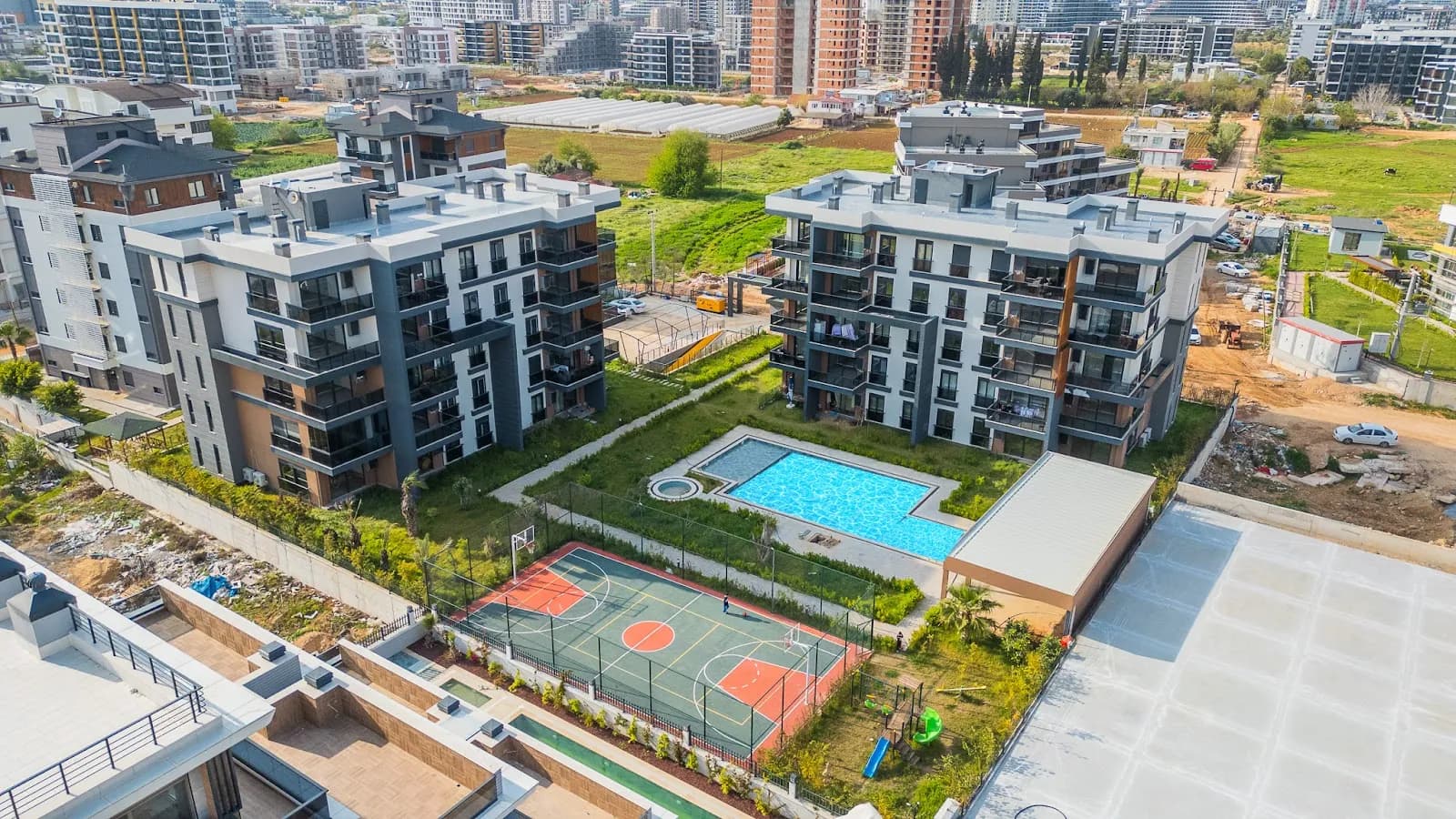 Perge Collection Pure Green gerçek dış cephe ve sosyal alan görünümü