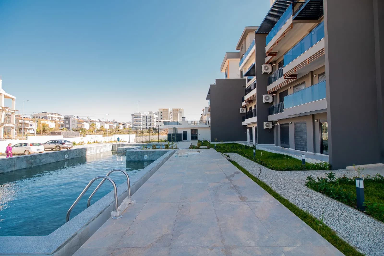 Perge Collection Sky Blue havuz ve peyzaj alanı