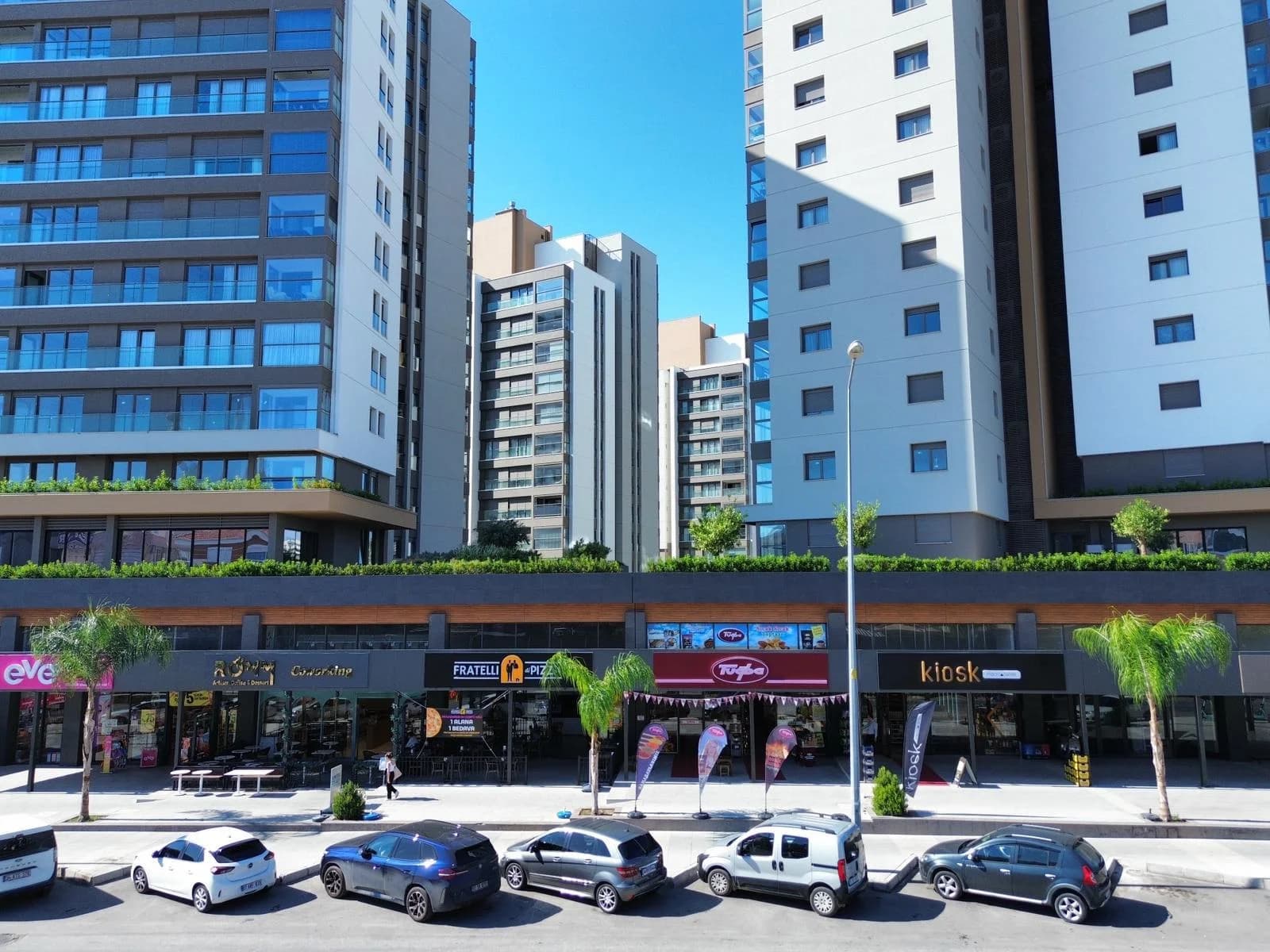 Terra Manzara dükkânın sokaktan görünümü